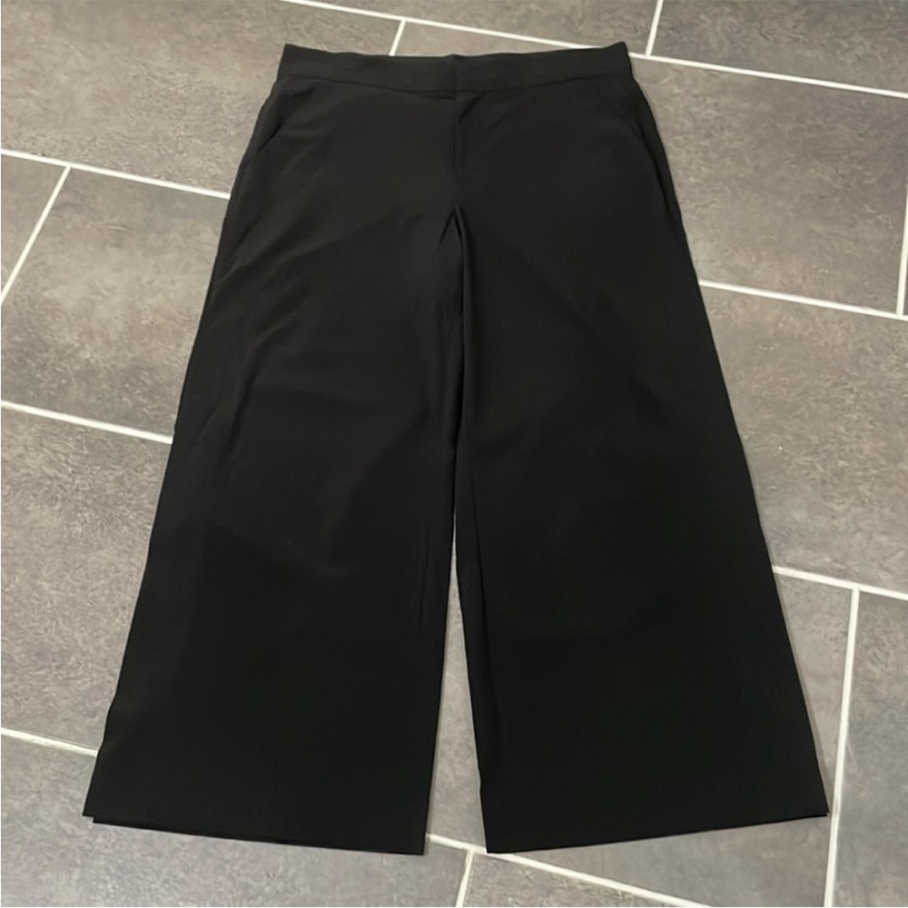 Athleta Tribeca Wide leg Cropped Pant Black
Size 10 - Picture 2 of 13